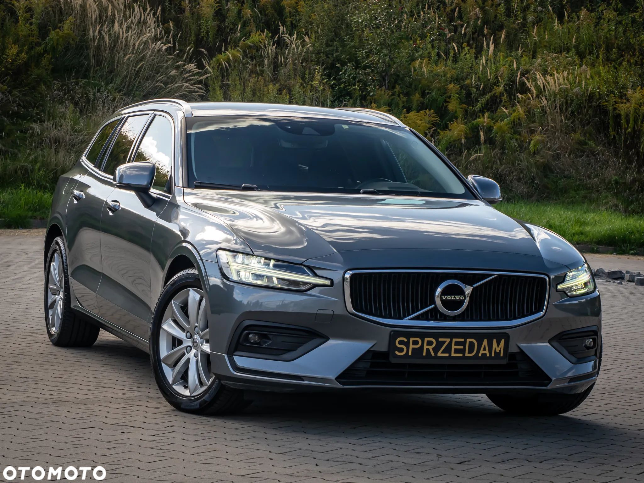 Volvo V60 B4 D Ultimate Bright - 1