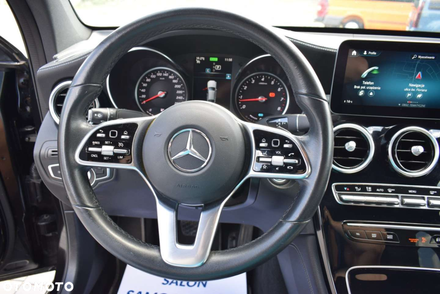 Mercedes-Benz GLC - 28