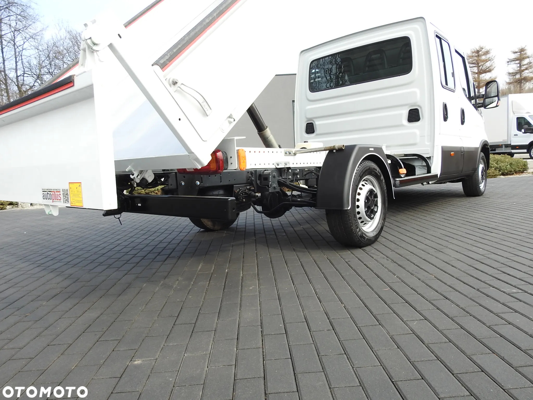 Iveco DAILY 35S14 WYWROTKA PODWÓJNA KABINA DOKA 7 MIEJSC TEMPOMAT KLIMATYZACJA 140KM [ 488124 ] - 25