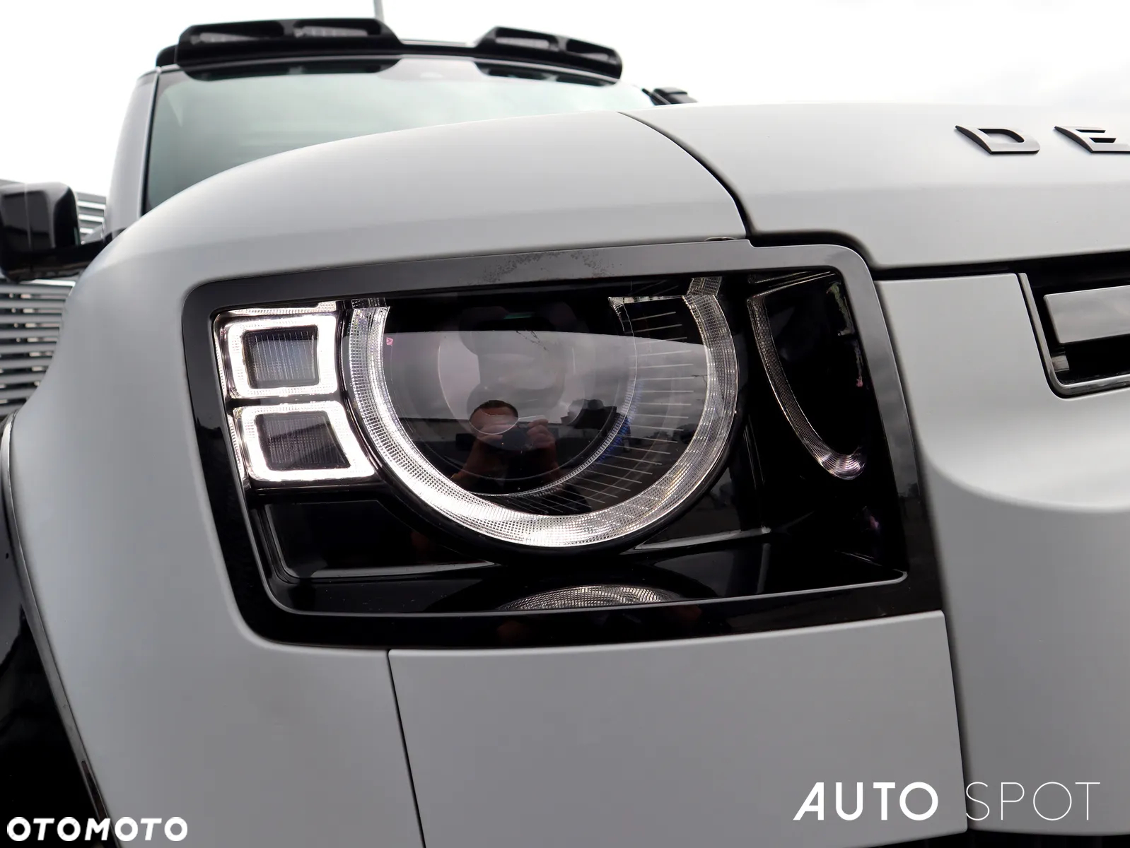 Land Rover Defender - 14