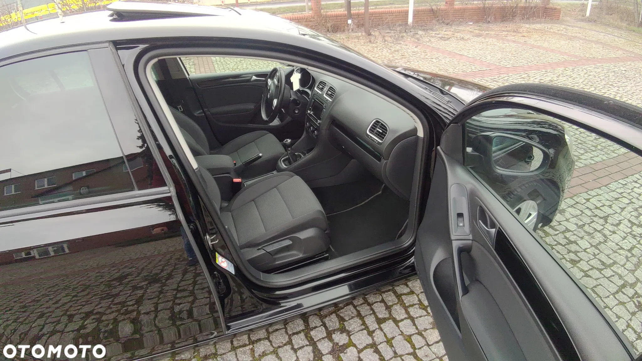 Volkswagen Golf 1.6 TDI DPF BlueMotion Technology Comfortline - 25