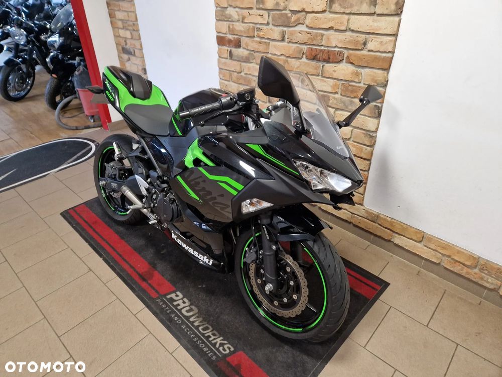 Kawasaki Ninja 400 - 4