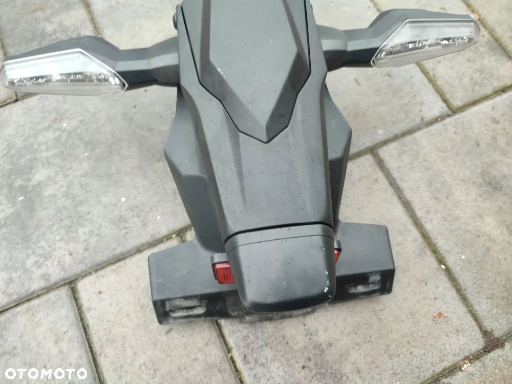 Mocowanie tablicy rejestracyjnej, podświetlanie tablicy, kierunkowskazy, ogon Kawasaki ZX10R ZX-10R - 5