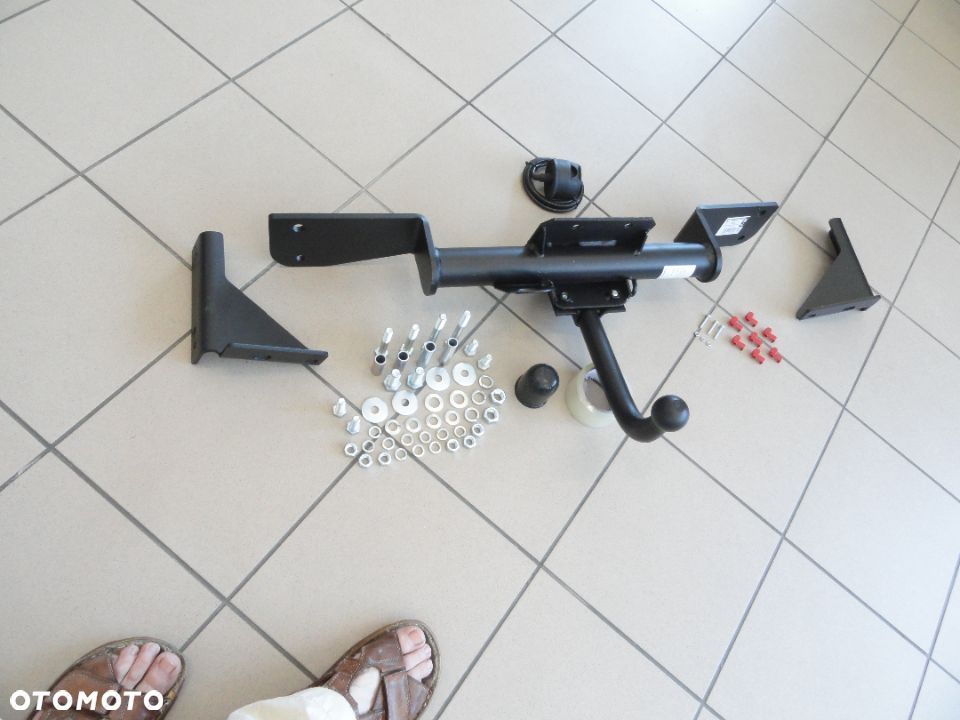 Hak Holowniczy  Wiązka 7 pin do Fiat Marea 4 Drzwi Sedan + Weekend - Kombi od 1996 do 2007 ODKRĘCANY - 7