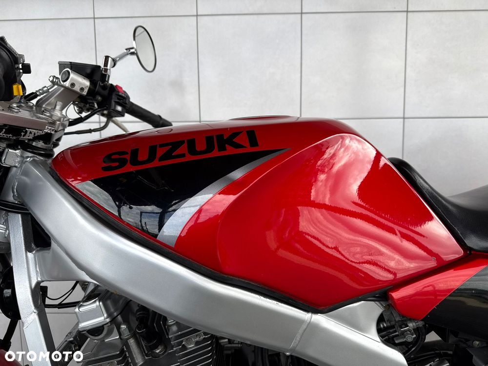 Suzuki GS - 20