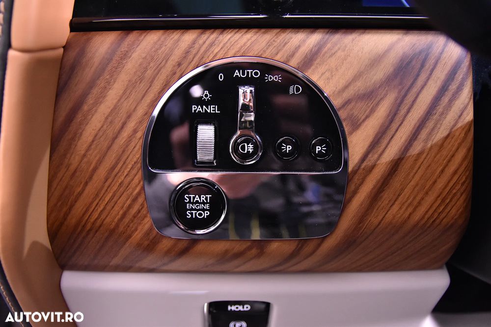 Rolls-Royce Cullinan - 15