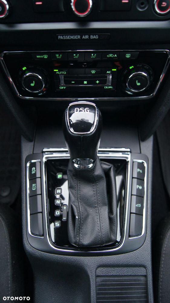 Skoda Superb 2.0 TDI Elegance DSG - 13