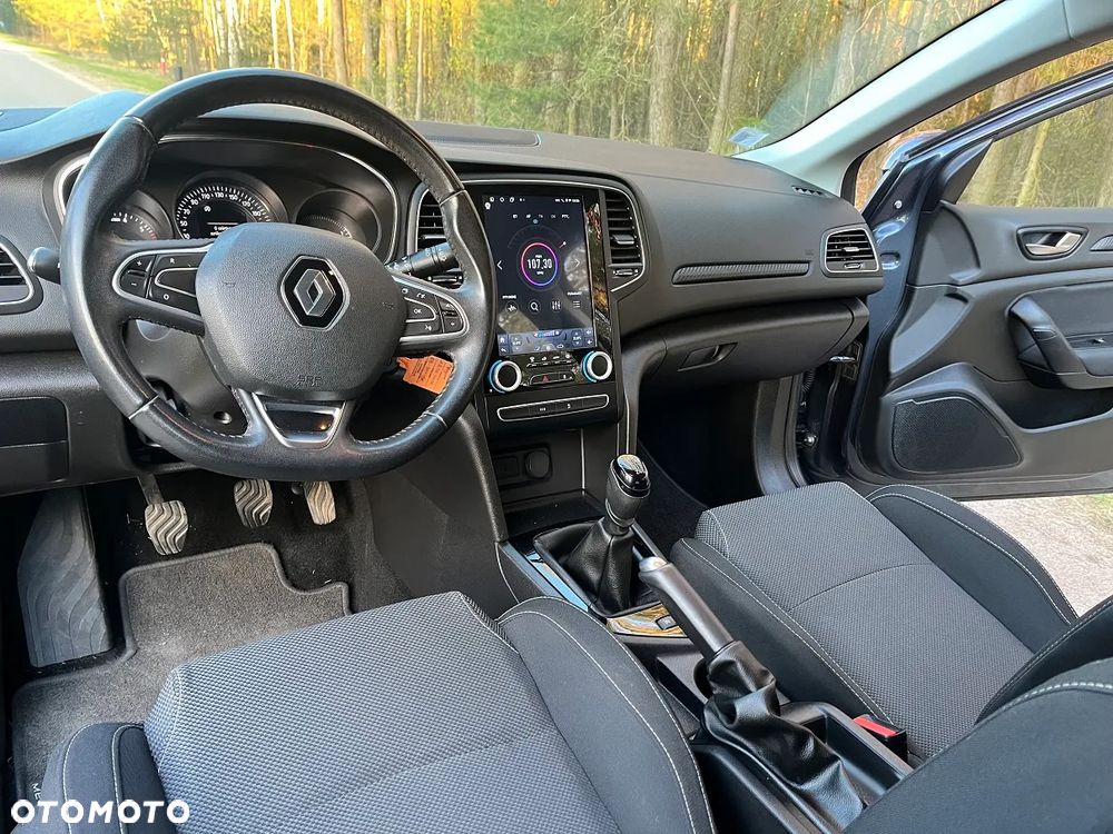 Renault Megane ENERGY TCe 100 LIFE - 17