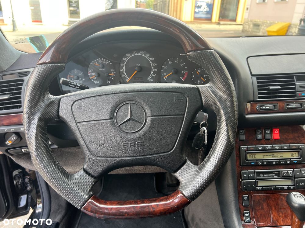 Mercedes-Benz CL - 16
