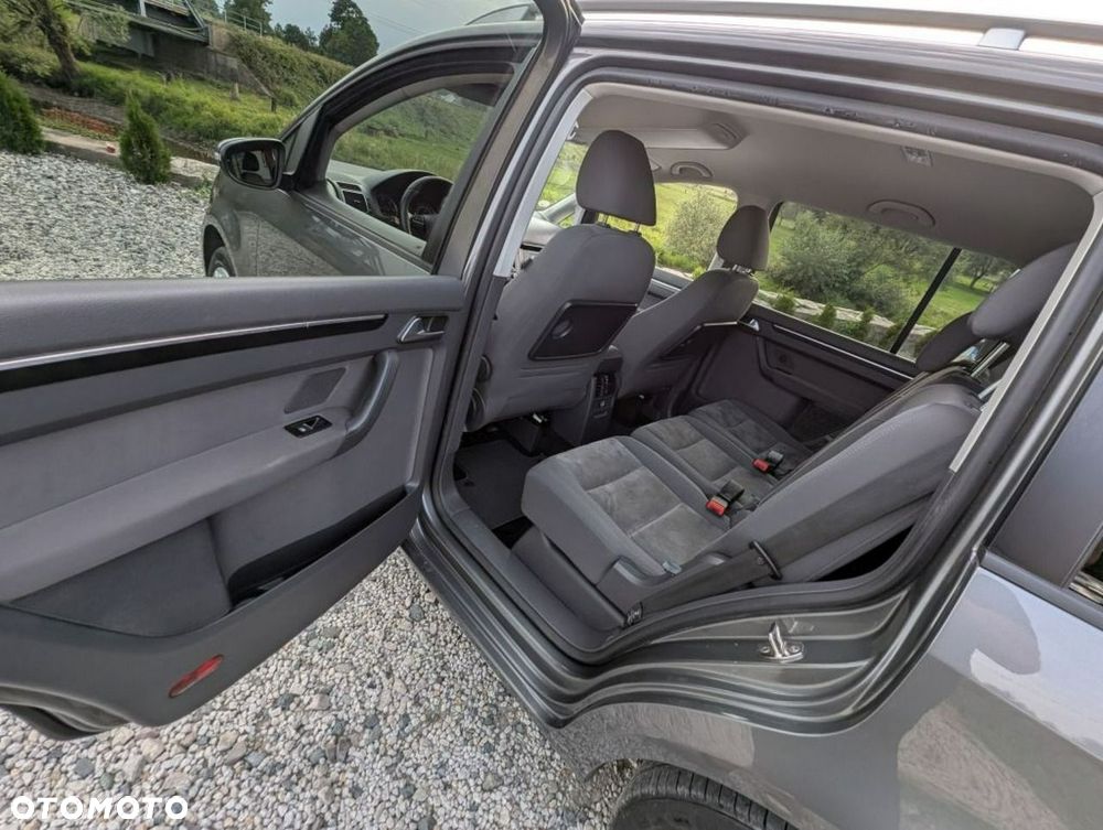 Volkswagen Touran 1.6 TDI DPF Highline - 13