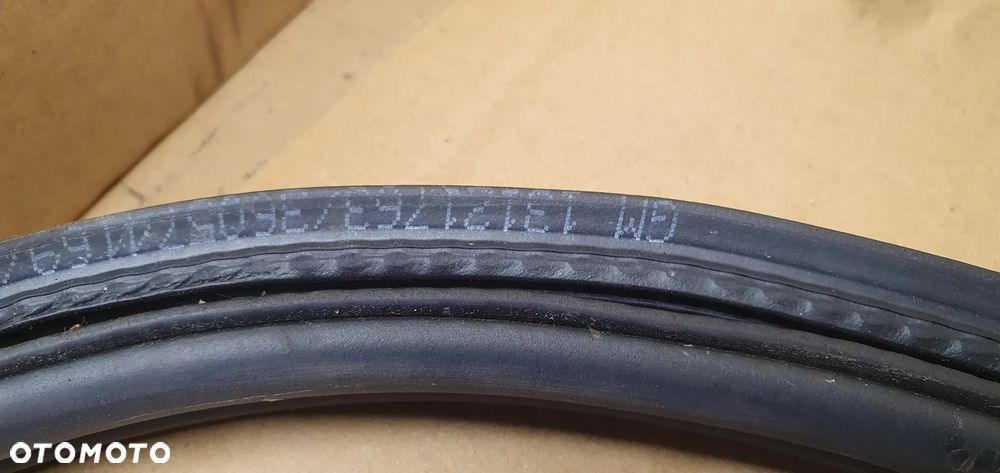 Uszczelka klapy bagażnika Opel Meriva A 13121763 - 5