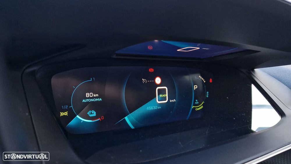 Peugeot e-208 GT - 26