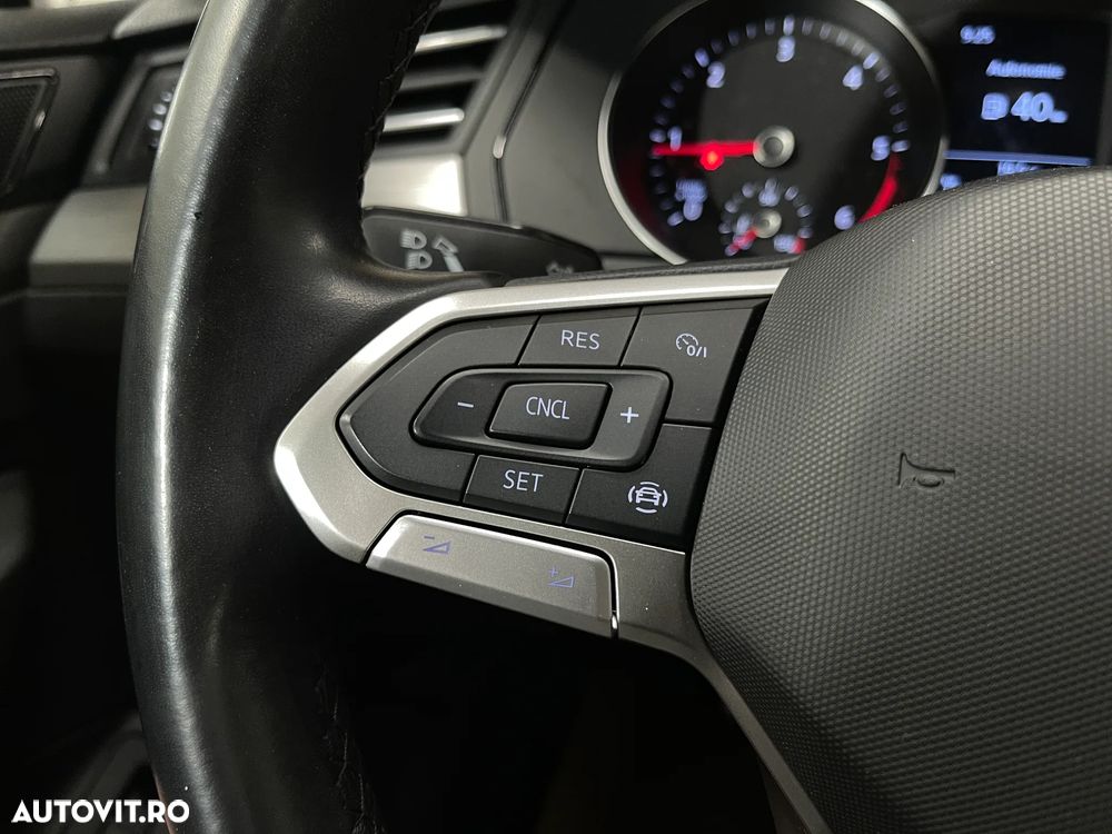 Volkswagen Passat 2.0 TDI Advance - 22
