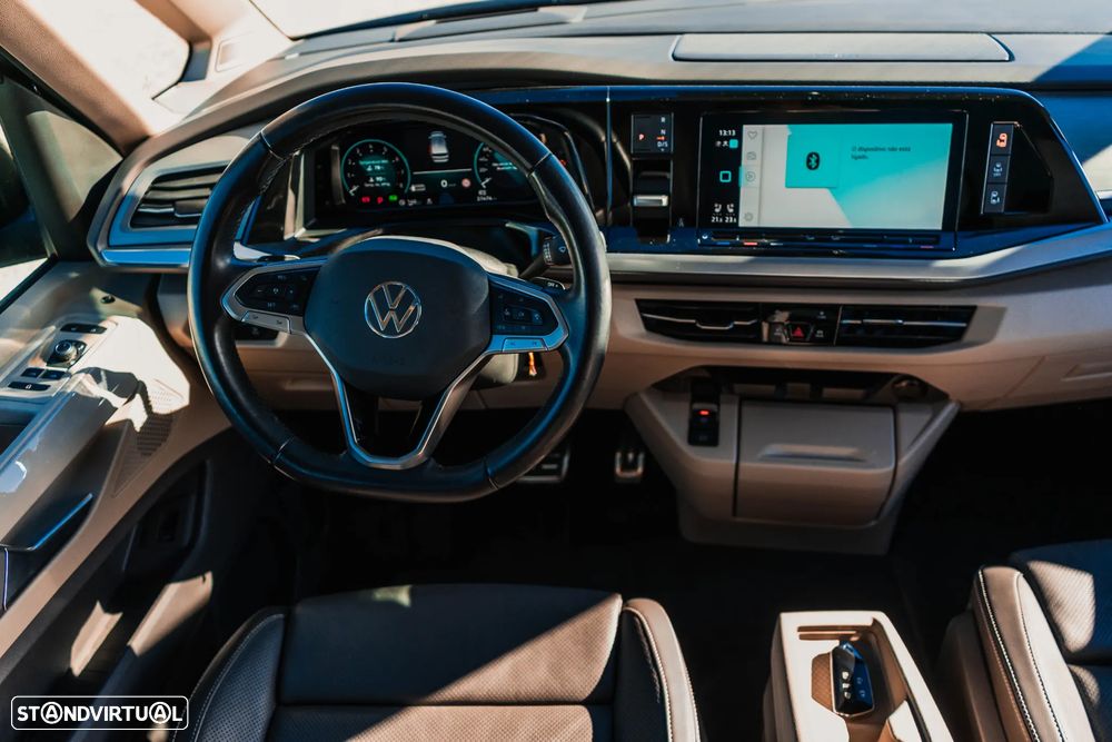 VW Multivan 2.0 TSI Style Longa DSG - 24