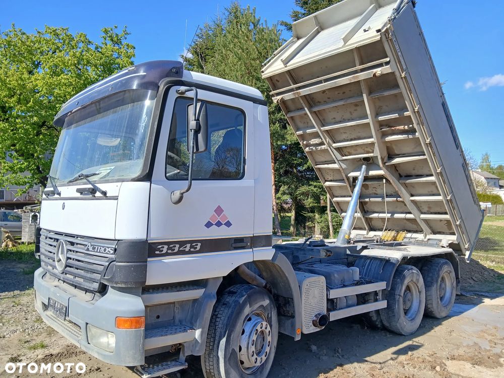 Mercedes-Benz Actros - 1