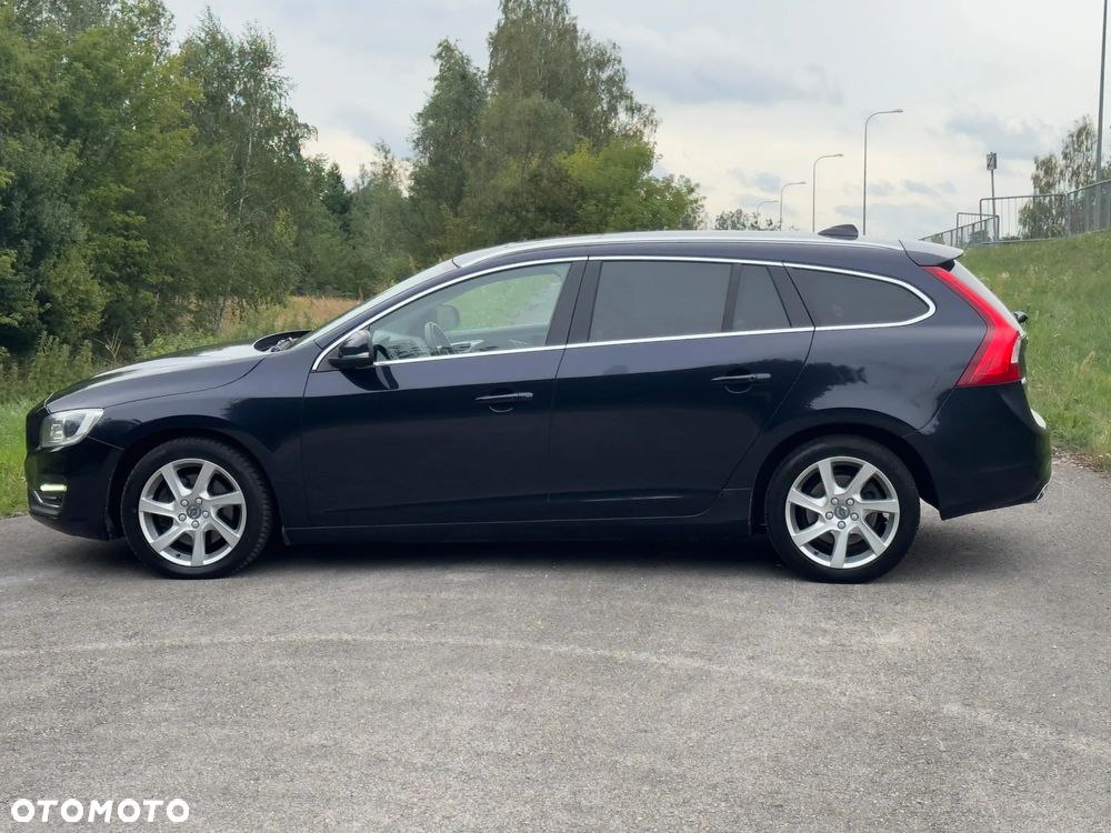 Volvo V60 D4 AWD Drive-E Dynamic Edition (Momentum) - 3