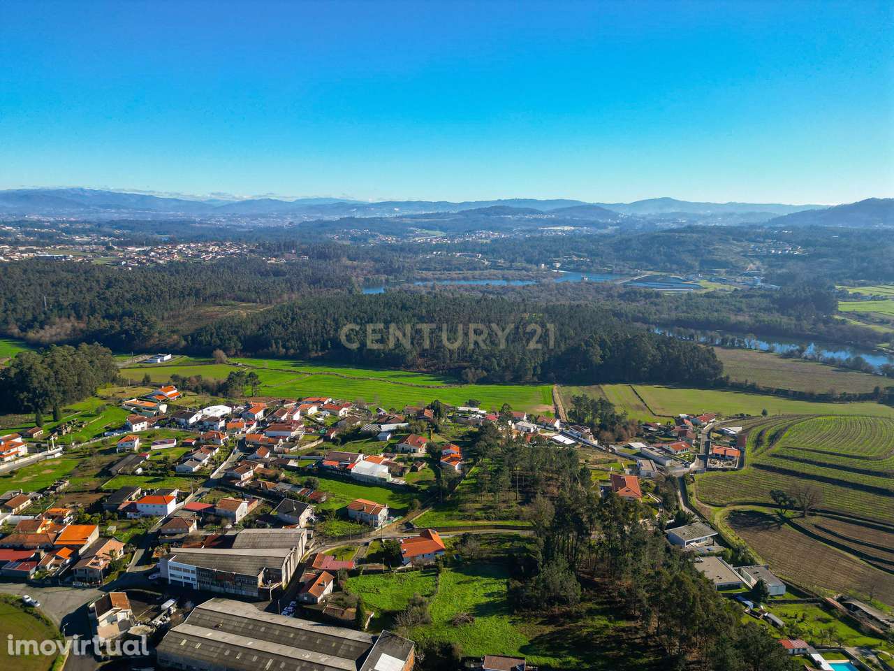 Terreno Urbano com 3.000 m² — Oportunidade de Investimento entre Braga - Grande imagem: 5/10