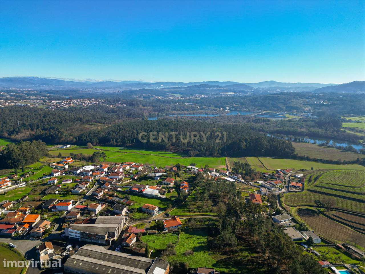 Terreno Urbano com 3.000 m² — Oportunidade de Investimento entre Braga - Grande imagem: 5/10