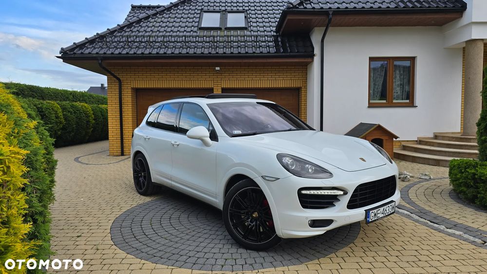 Porsche Cayenne Turbo - 2
