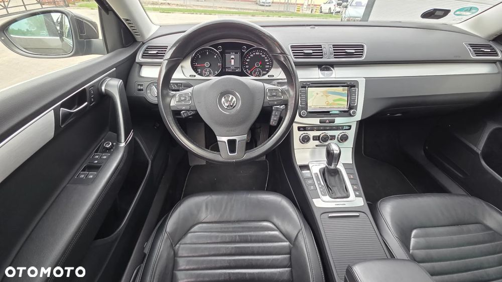 Volkswagen Passat Variant 2.0 TDI 4Motion DSG BlueMotion Tech Highline - 6