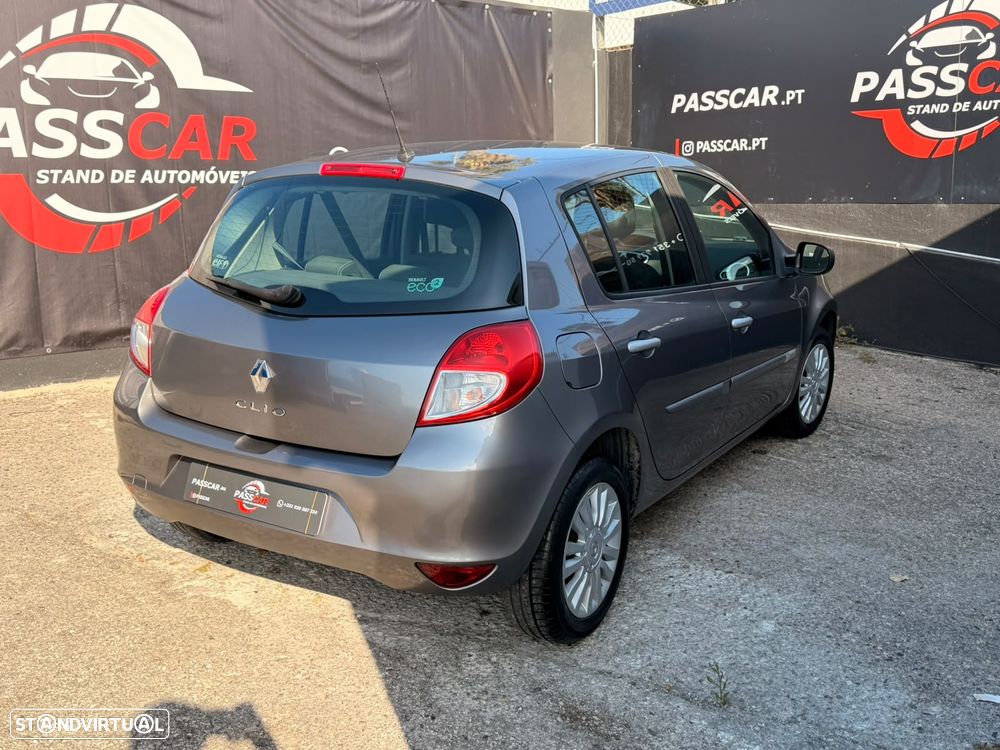 Renault Clio 1.2 16V Authentique - 3