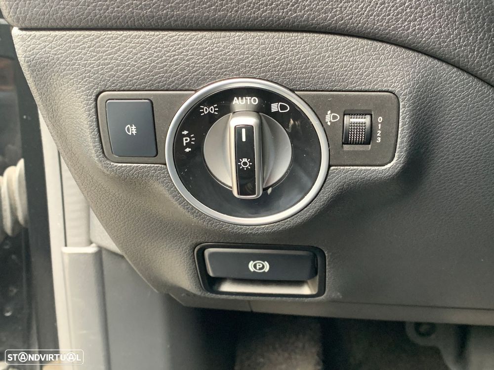 Mercedes-Benz CLA 200 d Shooting Brake AMG Line Aut. - 31