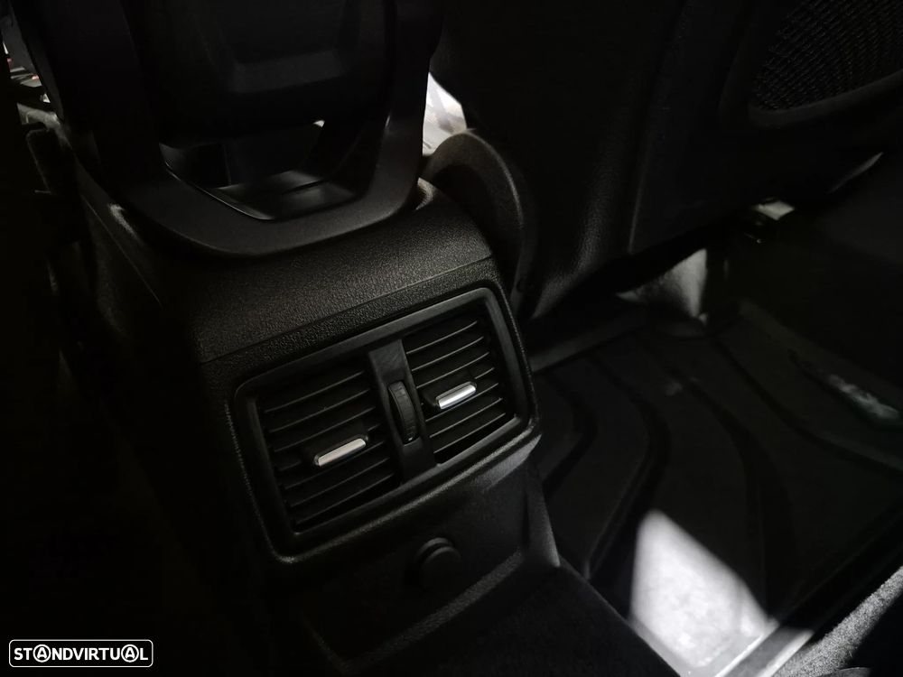 BMW X1 16 d sDrive Line xLine - 34