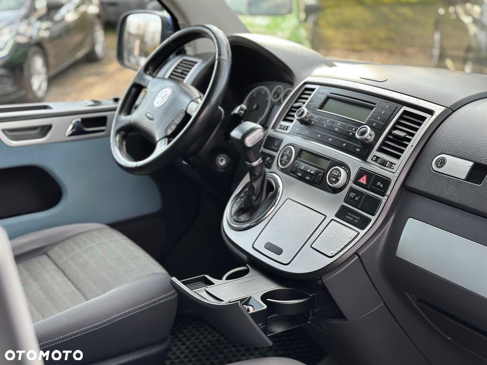 Volkswagen Multivan - 28