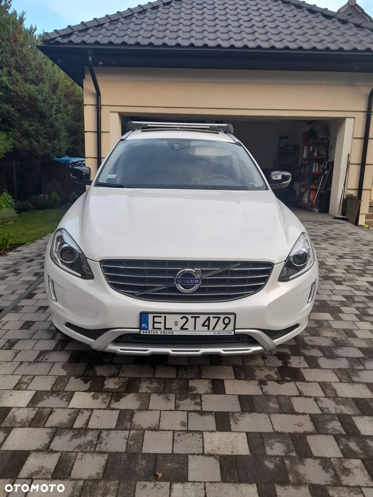 Volvo Xc 60 2017 photo 2