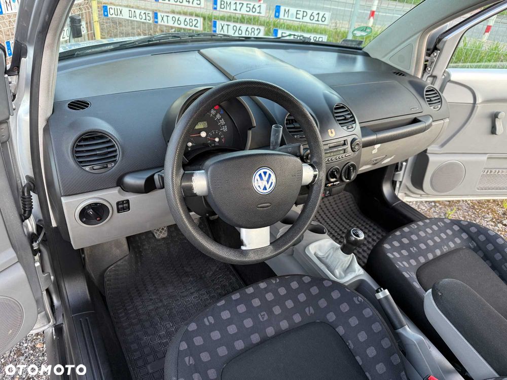 Volkswagen New Beetle - 1