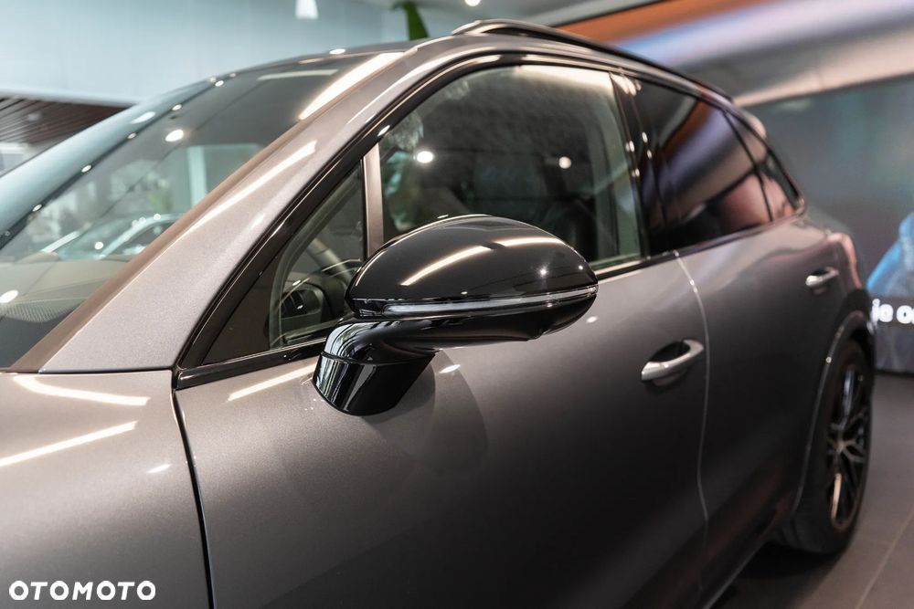 Porsche Cayenne E-Hybrid PHEV Black Edition - 36
