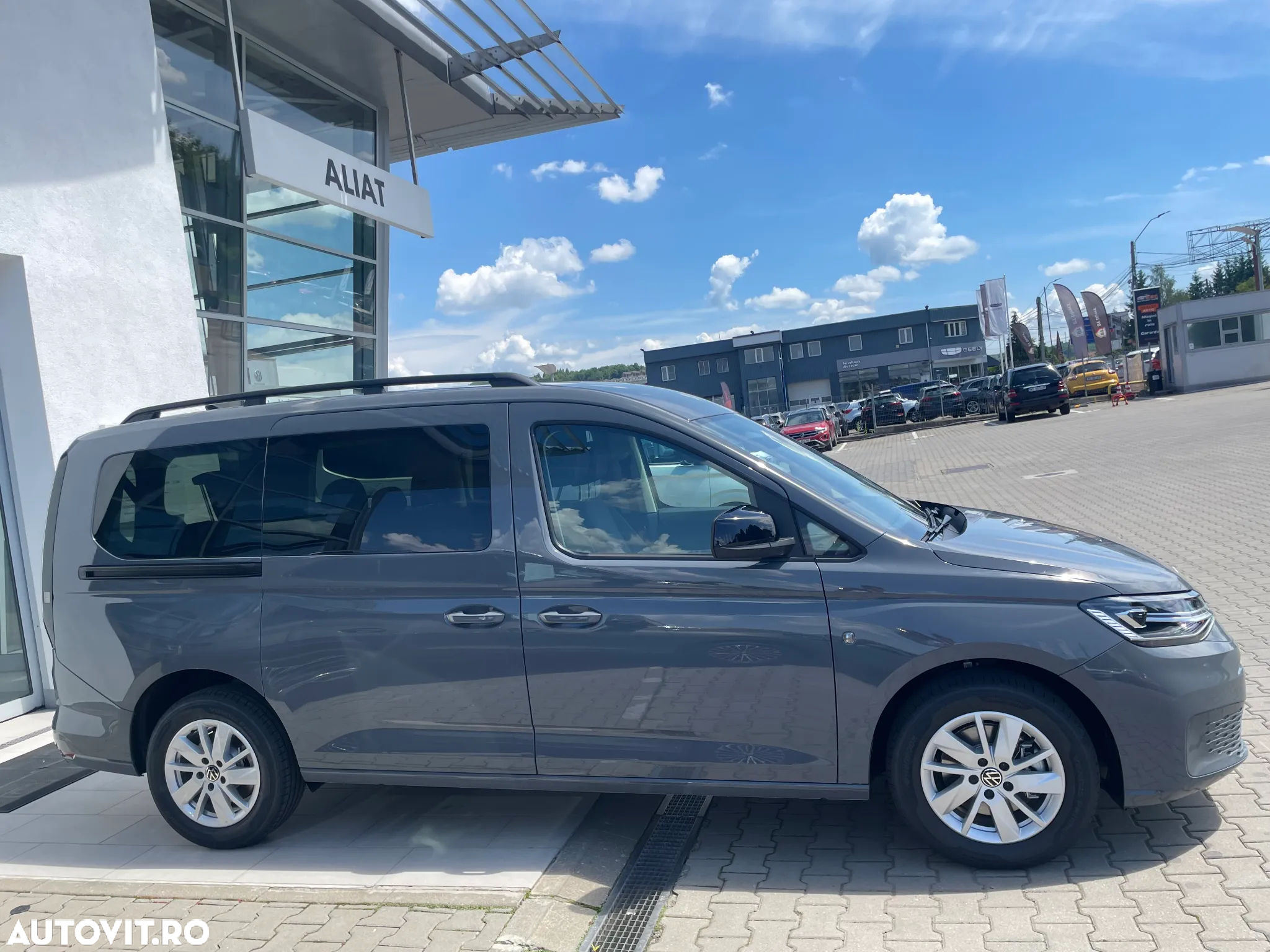 Volkswagen Caddy Maxi 2.0 TDI 75 kW Life - 3