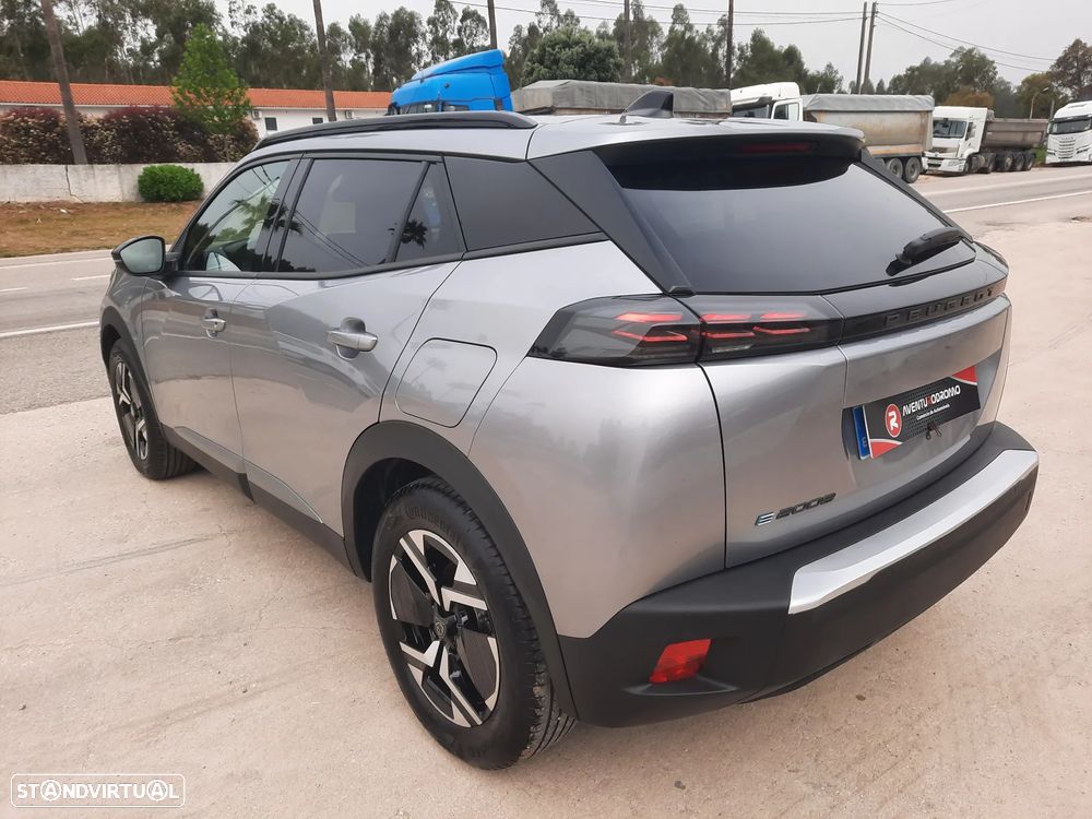 Peugeot e-2008 54 kWh Allure - 11