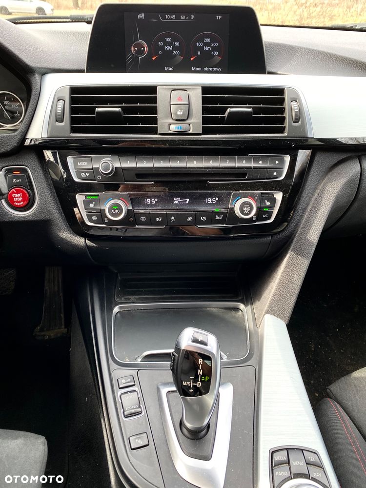 BMW Seria 3 320d Sport Line - 12
