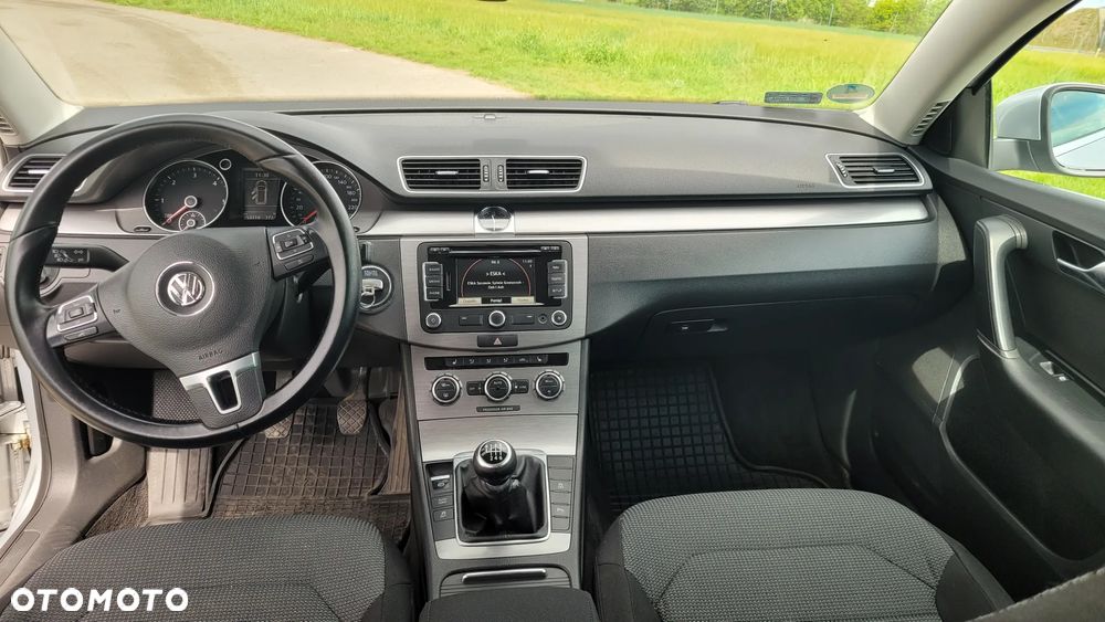 Volkswagen Passat 2.0 TDI Highline - 13