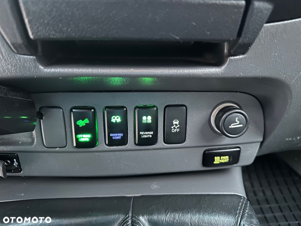 Toyota Hilux 3.0 D-4D SR5 - 14