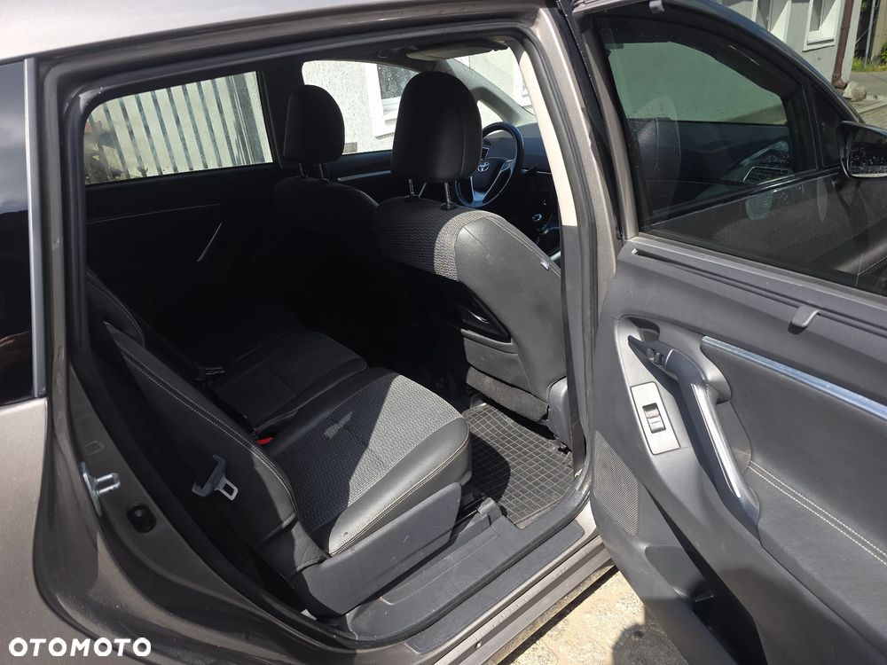 Toyota Verso 1.8 Prestige 7os - 12