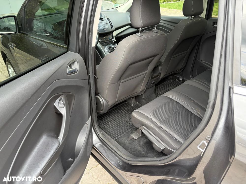 Ford Kuga - 16