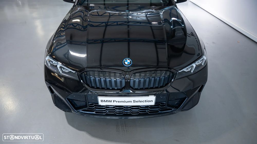 BMW 330 e Pack Desportivo M Auto - 29