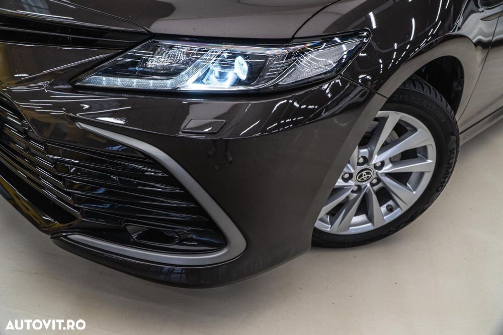 Toyota Camry Executive - 35