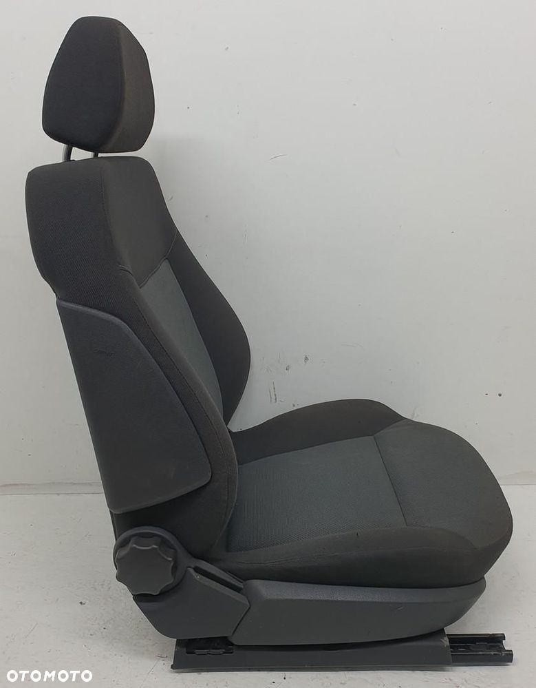 FOTEL PRAWY PRZÓD PRZEDNI PASAŻERA OPEL ASTRA III H EUROPA - 9