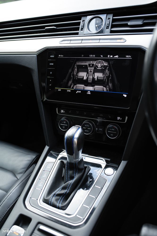 VW Passat Variant - 45