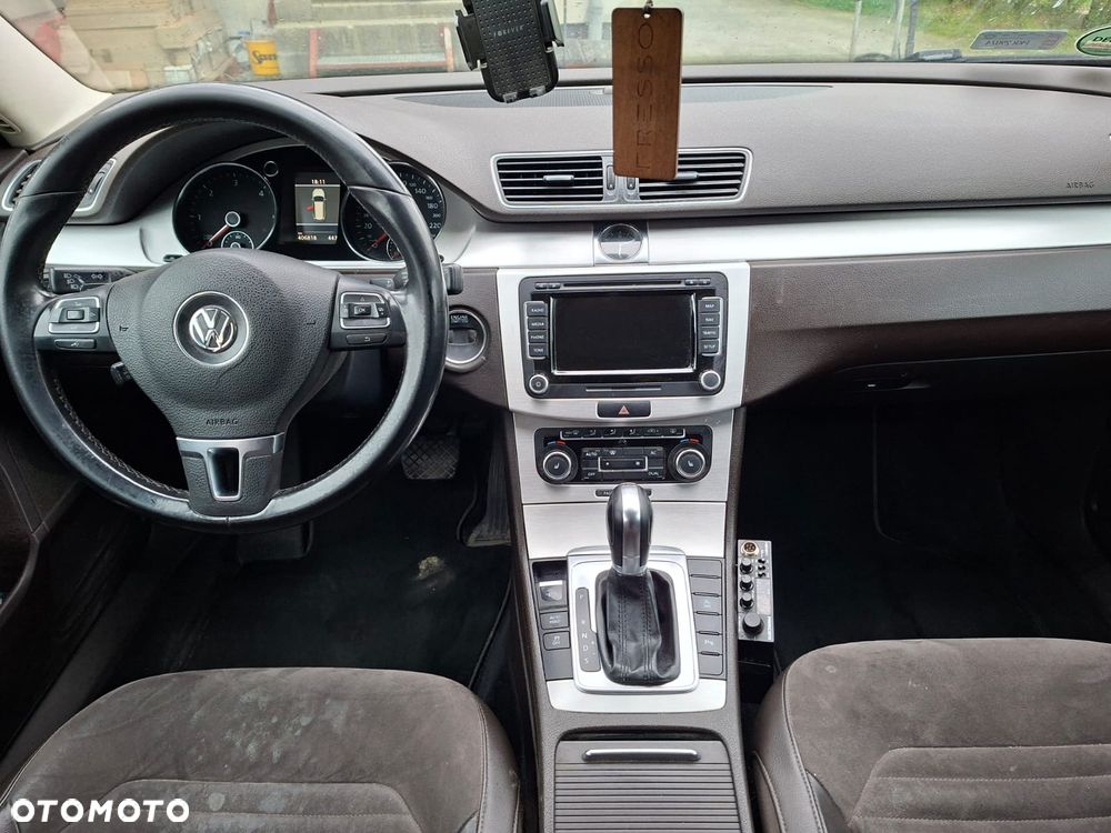 Volkswagen Passat 2.0 TDI DSG BlueMotion Technology Comfortline - 4