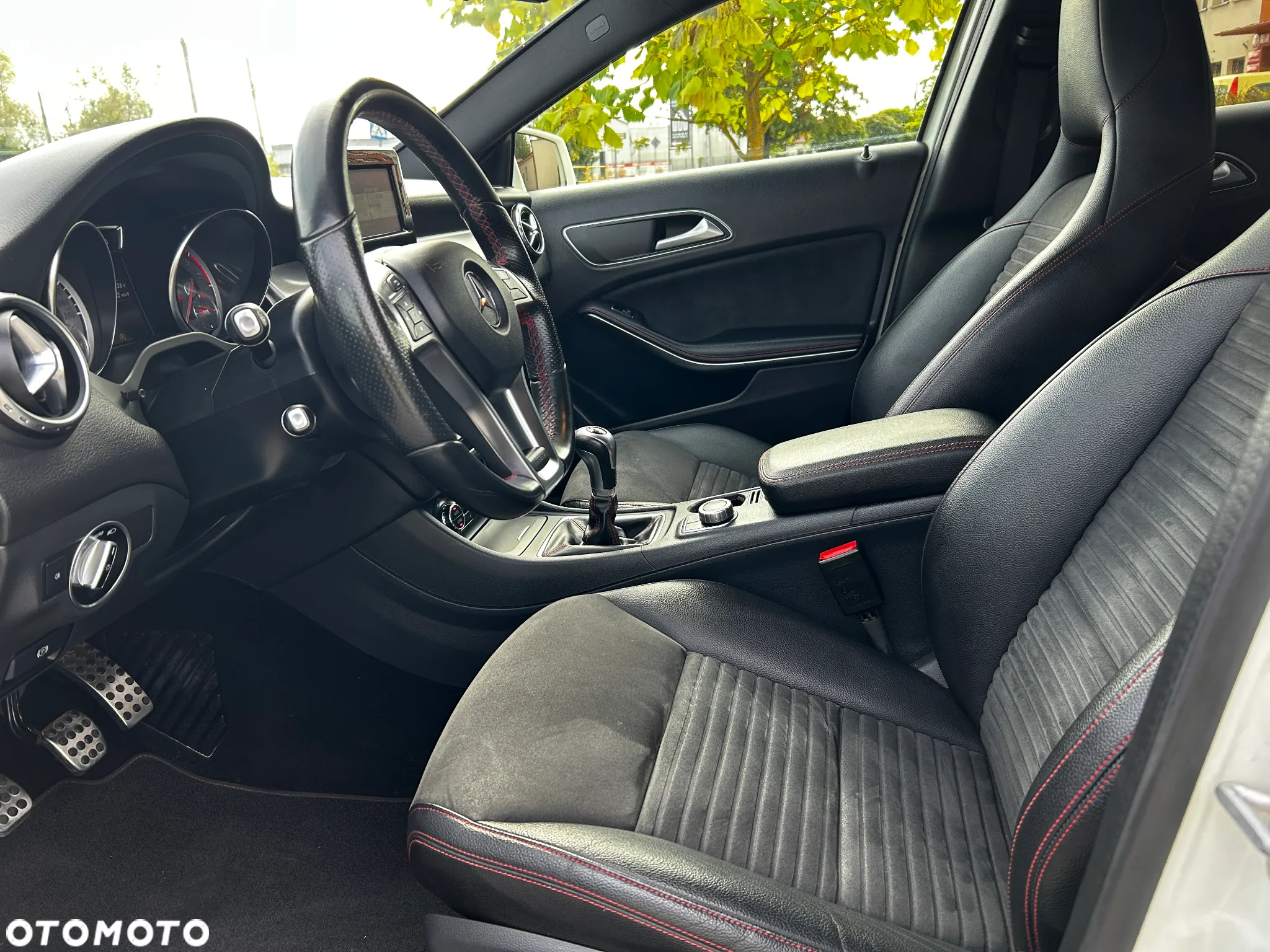Mercedes-Benz GLA 180 d AMG Line - 12