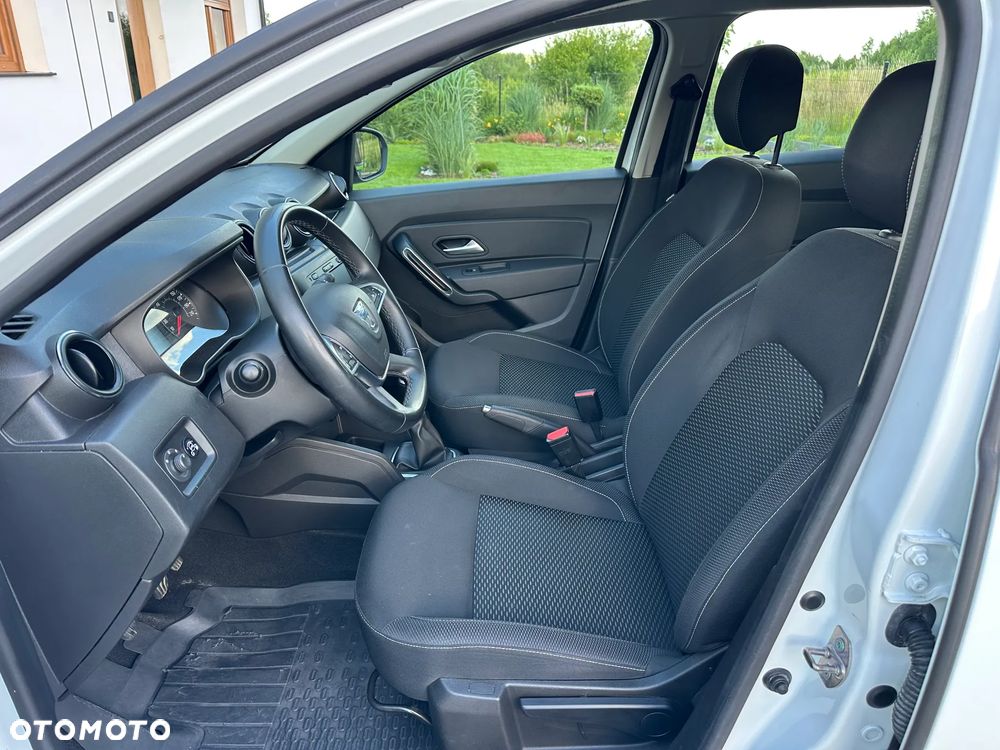Dacia Duster 1.6 SCe Laureate S&S - 10