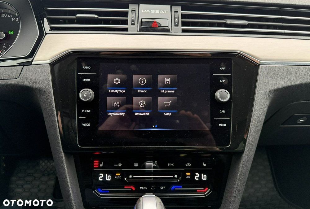 Volkswagen Passat - 21