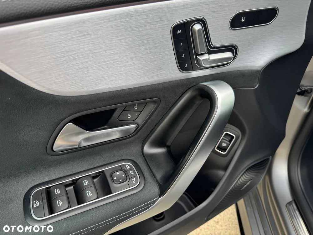 Mercedes-Benz CLA 250 4-Matic Edition 1 7G-DCT - 27