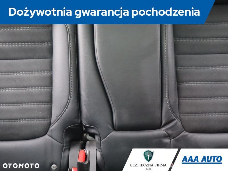 Mitsubishi Outlander - 12