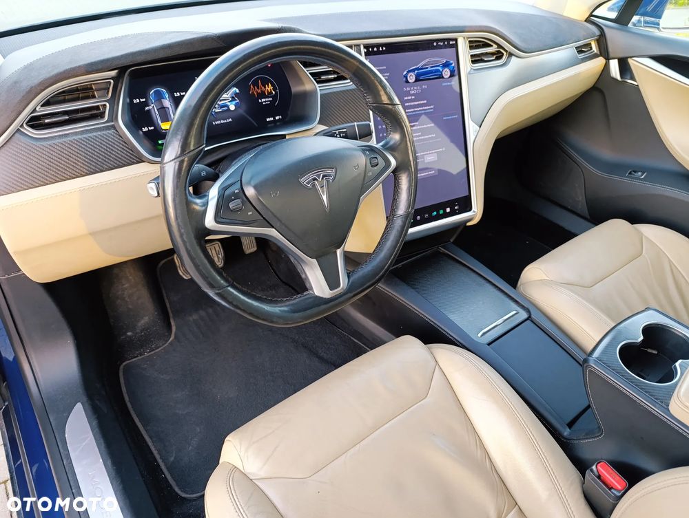 Tesla Model S - 25