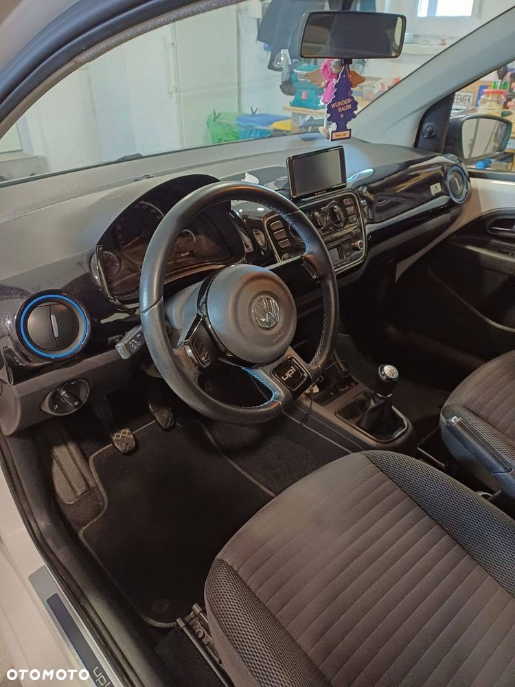 Volkswagen up! 1.0 street EU6 - 8